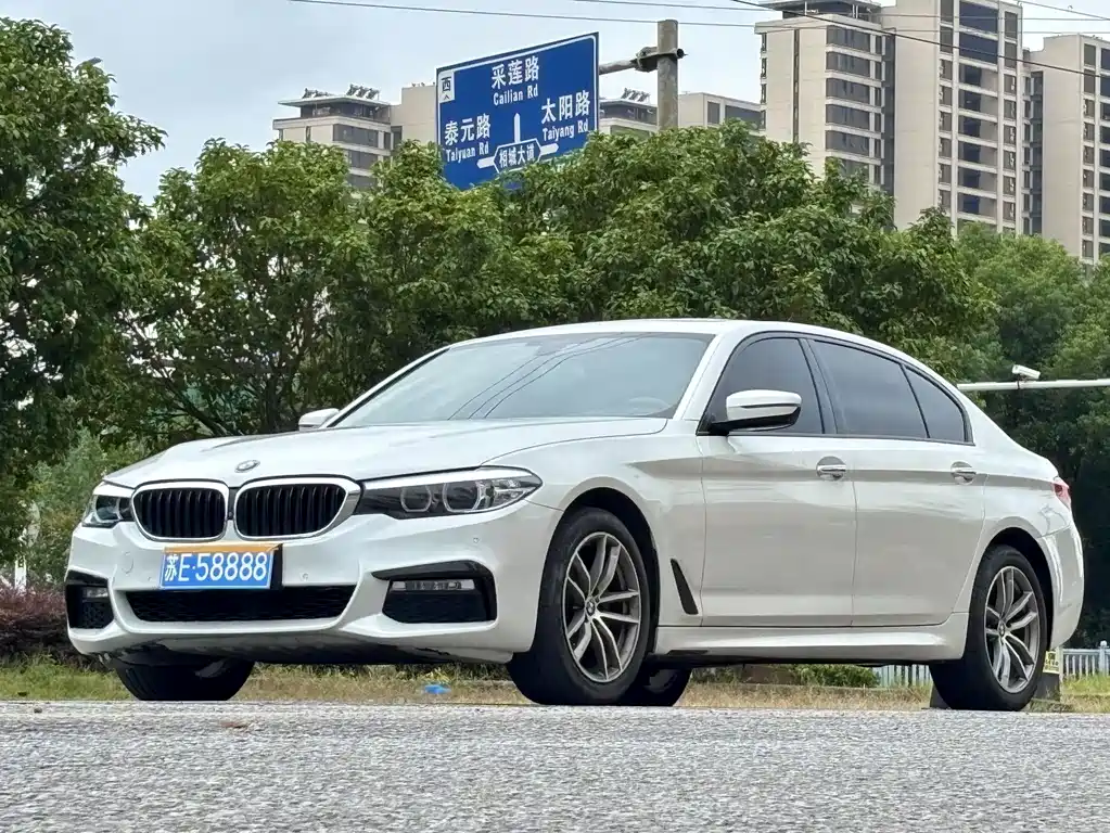 BMW 5 Series — миниатюра 2