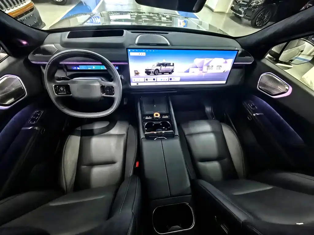 Lynk & Co 900 2025 2.0T Ultra 6 мест