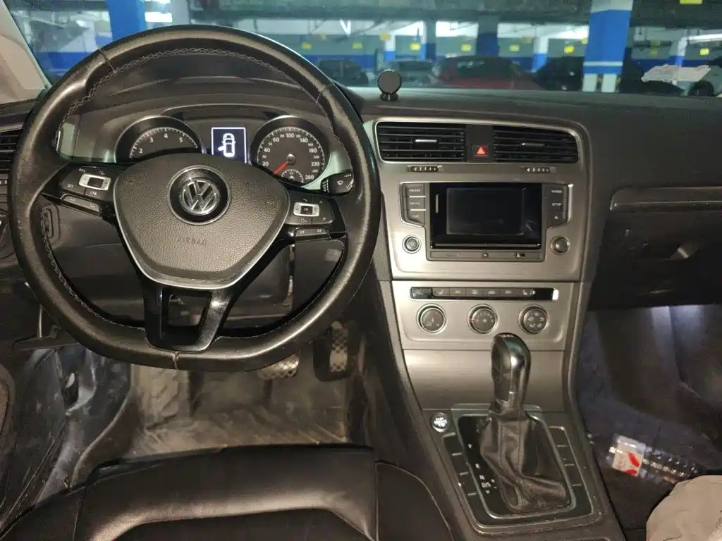 Volkswagen Golf — миниатюра 10