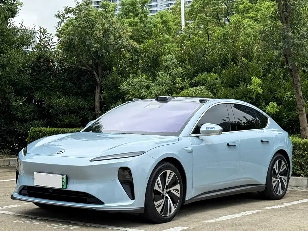 NIO ET5