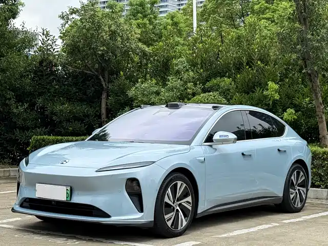 NIO ET5