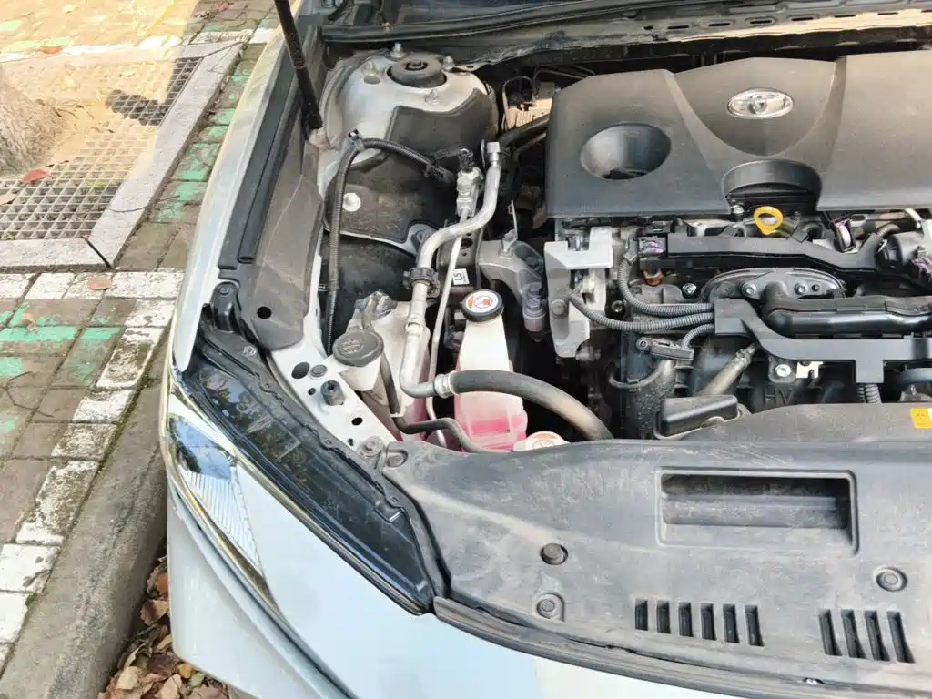 Toyota Camry — миниатюра 20