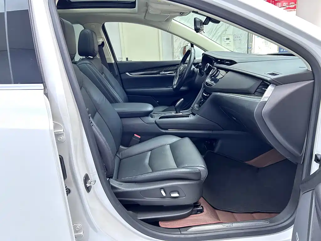 Cadillac XT5 — миниатюра 10