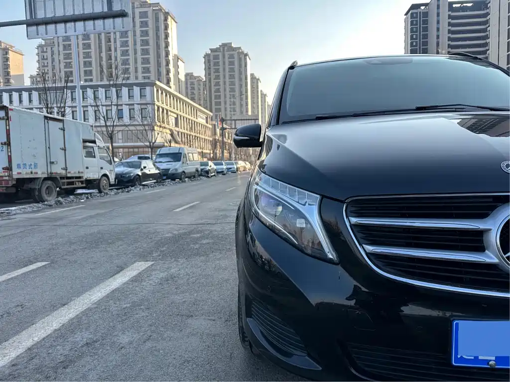 MERCEDES-BENZ V CLASS