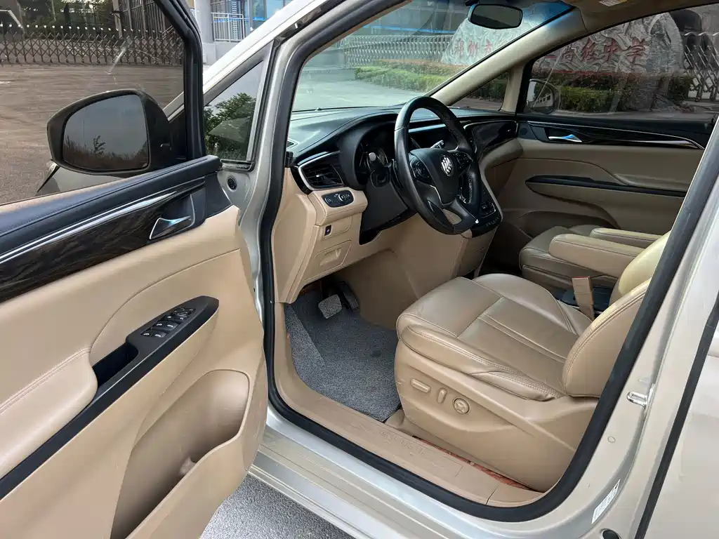 Buick GL8 — миниатюра 9