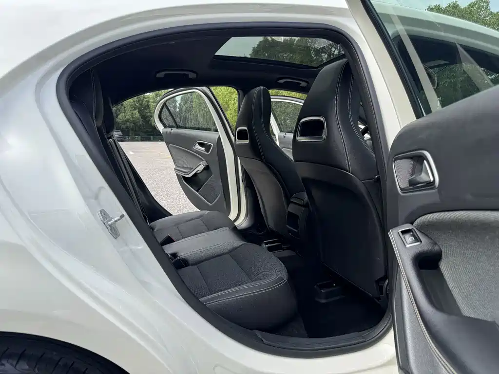 Mercedes-Benz A-Class (Import) — миниатюра 10