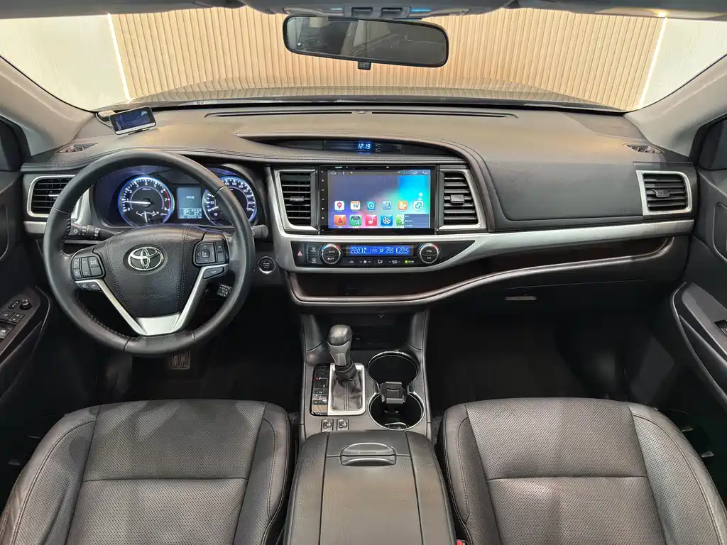 Toyota Highlander — миниатюра 7