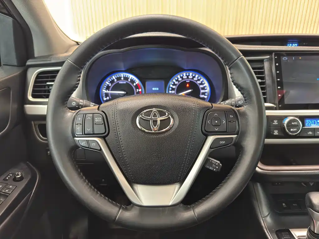 Toyota Highlander — миниатюра 9