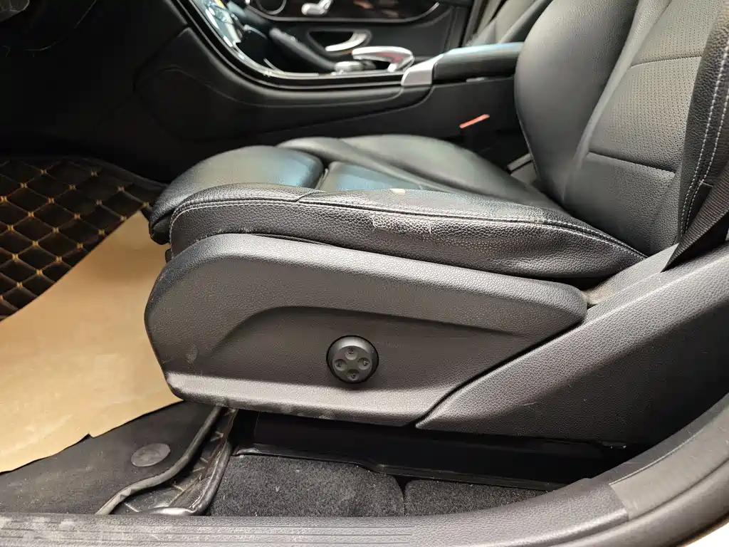 Mercedes-Benz GLC 2017 GLC 260 4MATIC Luxury