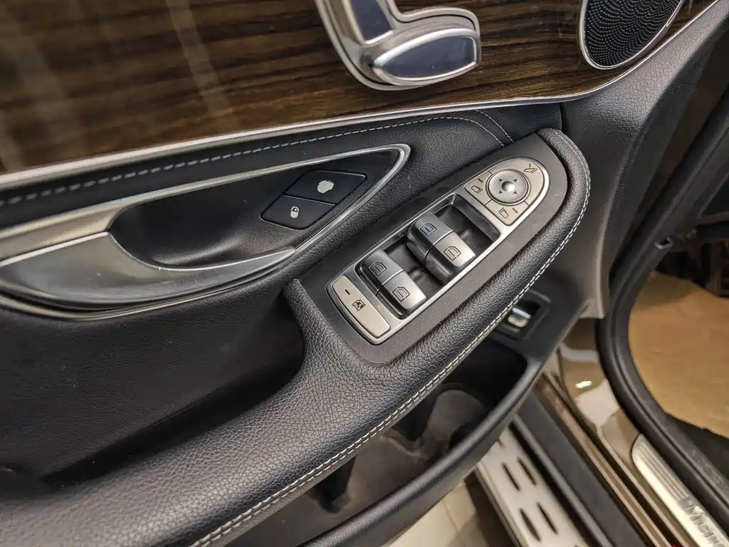 Mercedes-Benz GLC 2017 GLC 260 4MATIC Luxury