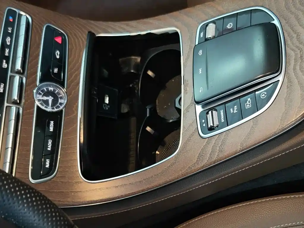 Mercedes-Benz E-Class — миниатюра 14