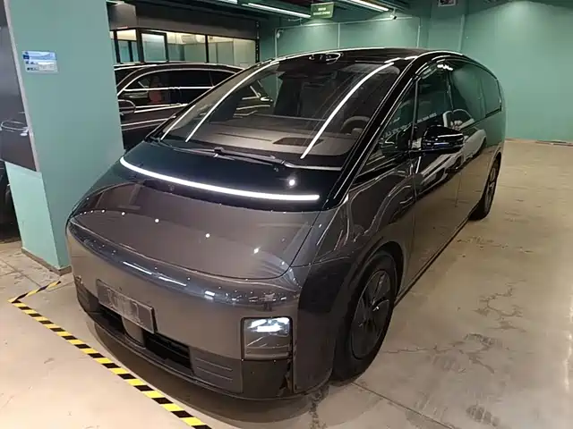 Li Auto MEGA