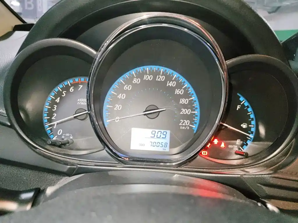 Toyota Yaris L — миниатюра 7