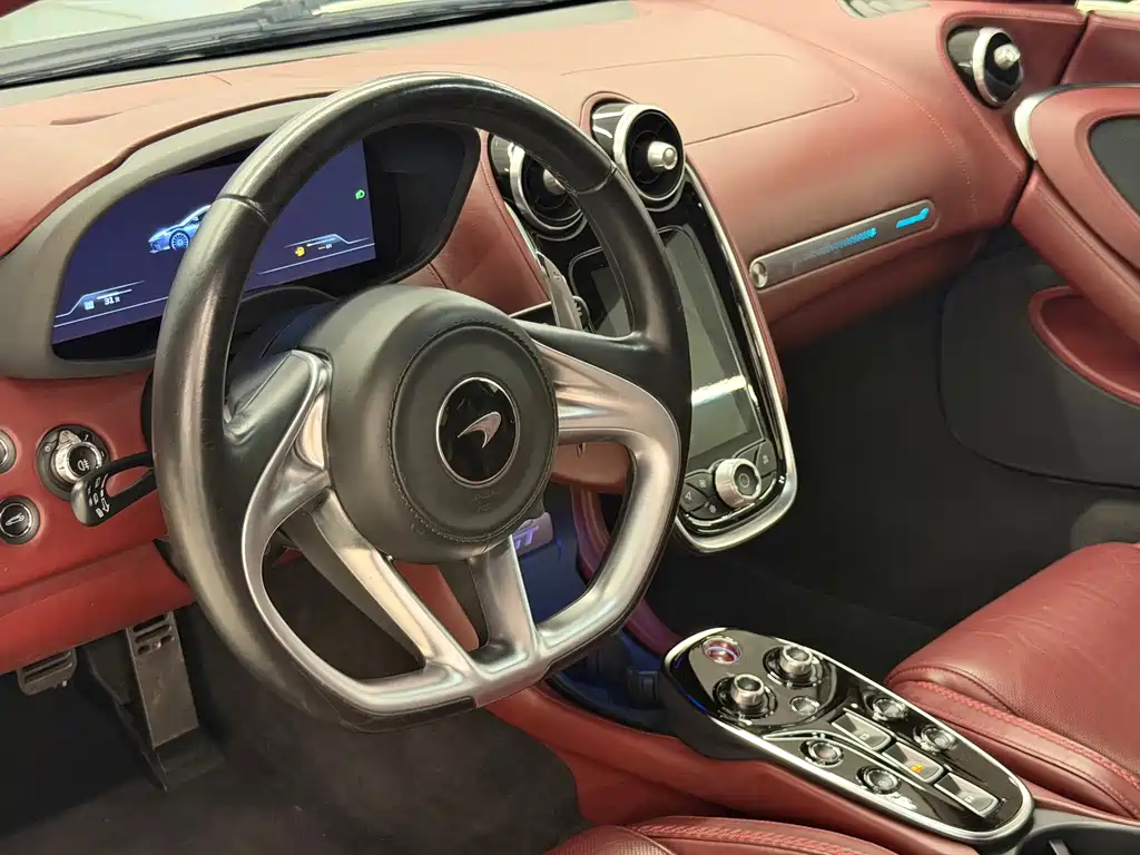 McLaren GT — миниатюра 7
