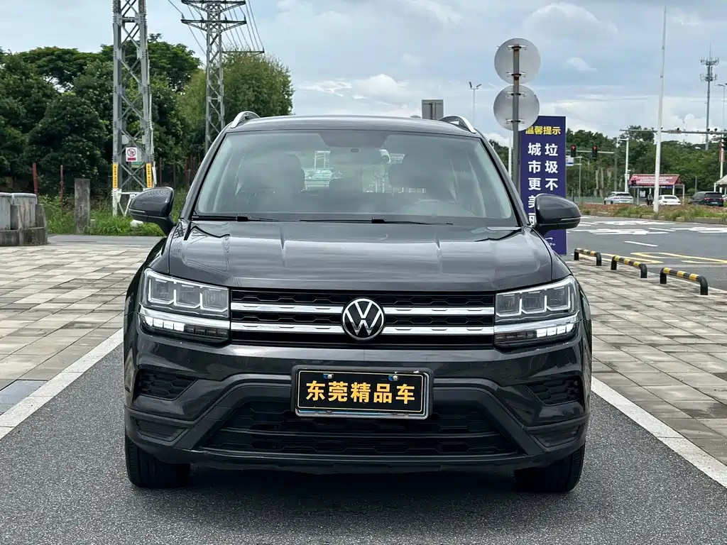 Volkswagen Tharu — миниатюра 2
