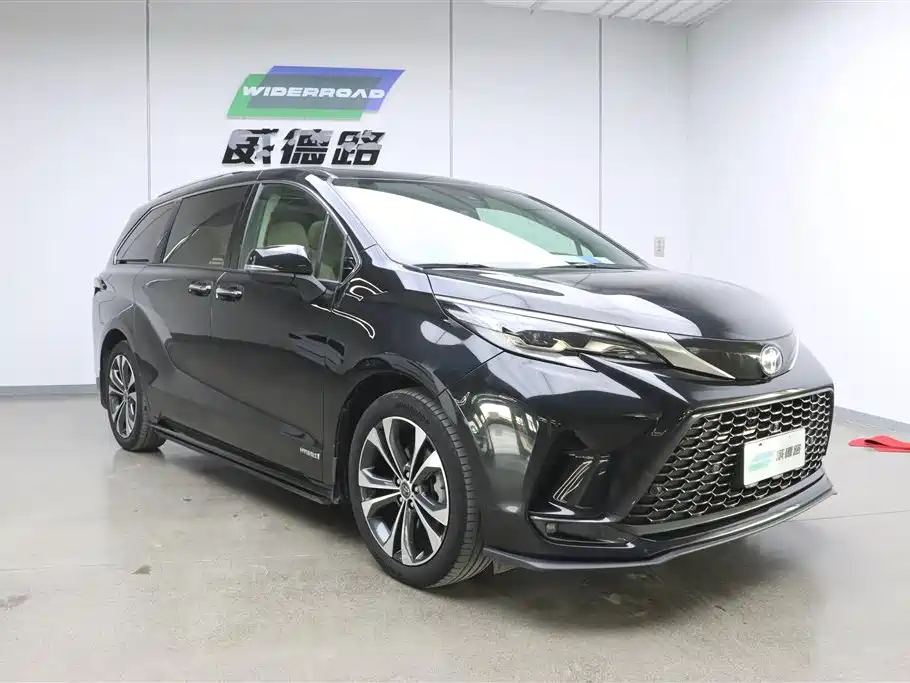 Toyota Granvia 2022 2.5L Luxury