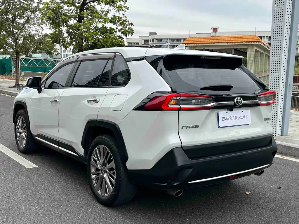 Toyota Wildlander 2.0L CVT 4WD Premium Edition, фото 9