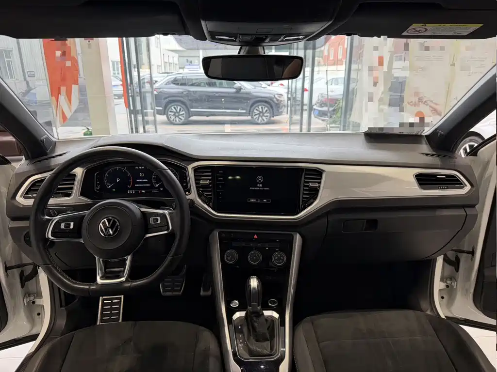 Volkswagen T-Roc — миниатюра 10