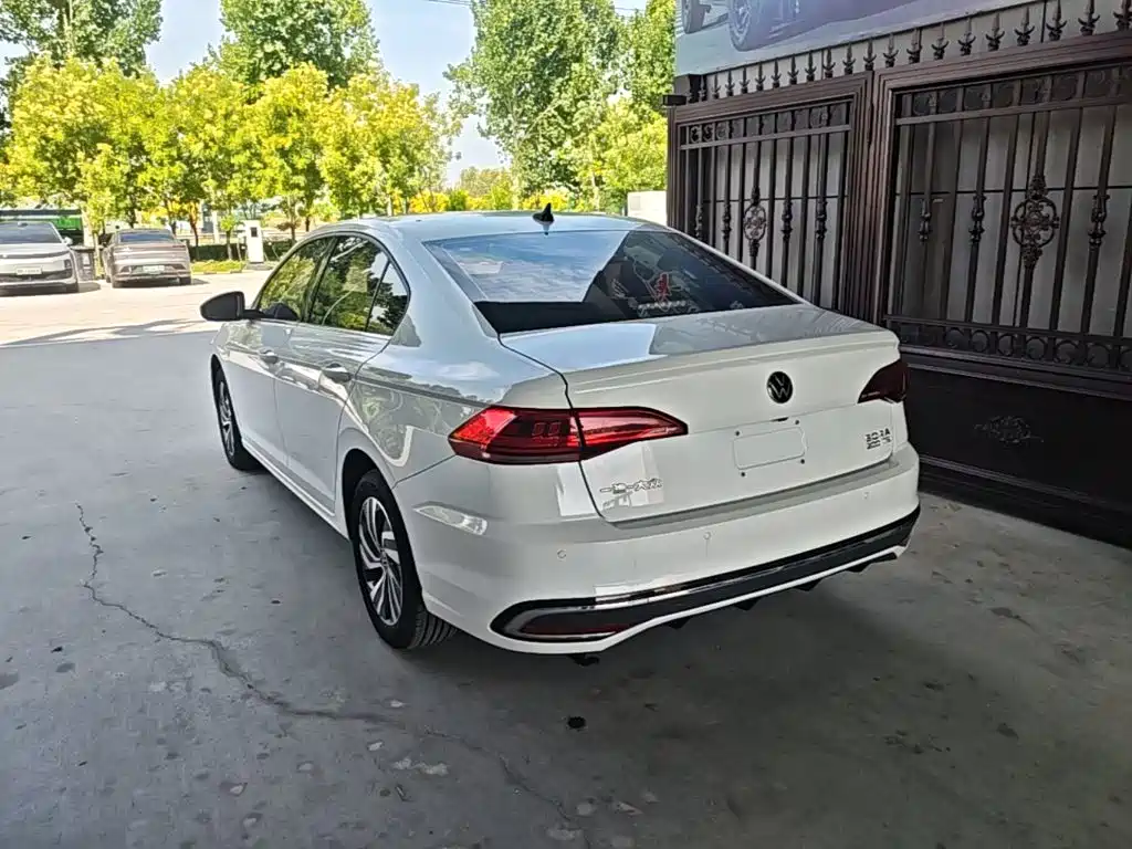 Volkswagen Bora 2023 200TSI DSG