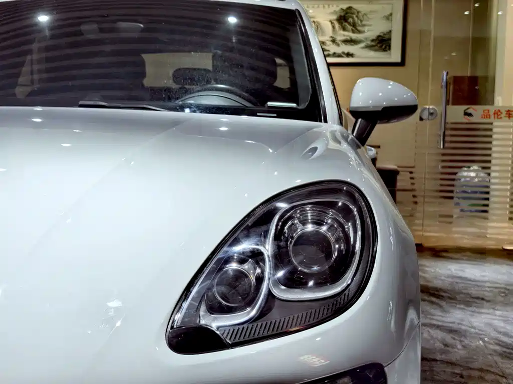 Porsche Macan — миниатюра 16