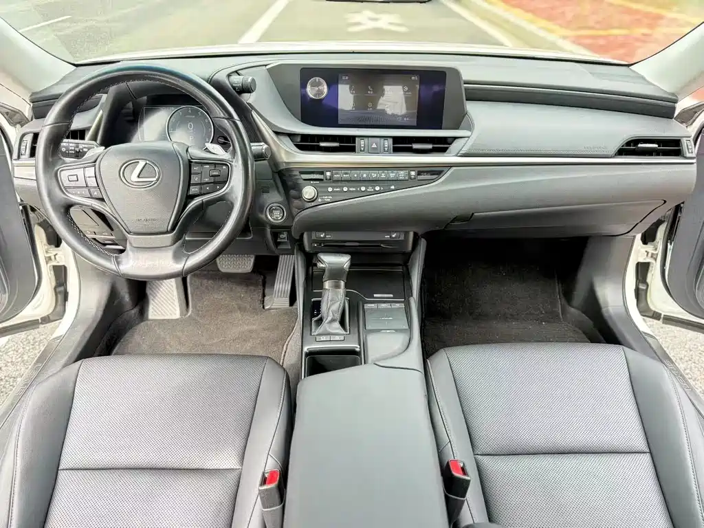 Lexus ES — миниатюра 7
