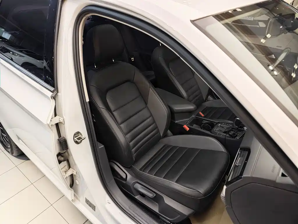 Volkswagen Sagitar — миниатюра 32