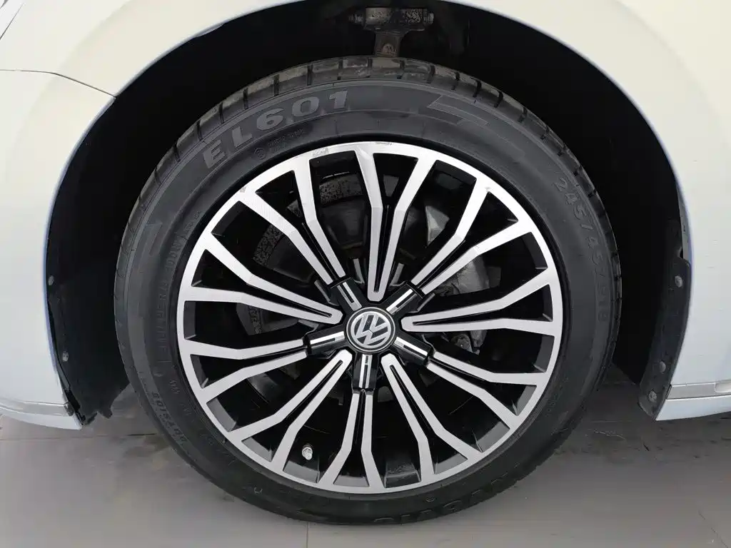 Volkswagen Phideon — миниатюра 17