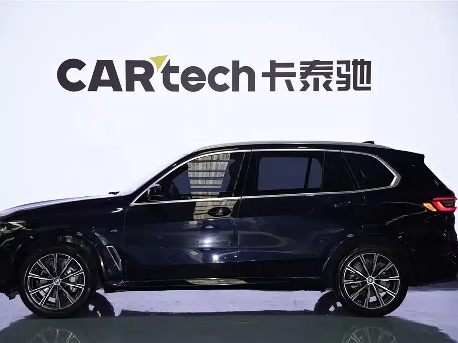 BMW X5 2022 xDrive 30Li M Sport