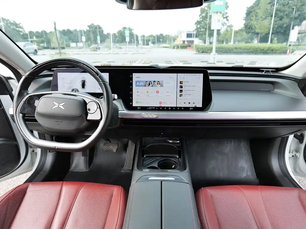 XPeng P7 — миниатюра 11