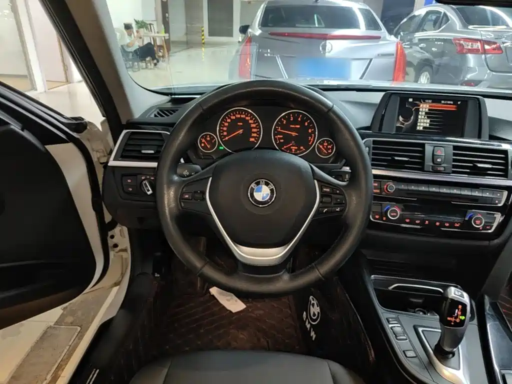 BMW 3 Series — миниатюра 11