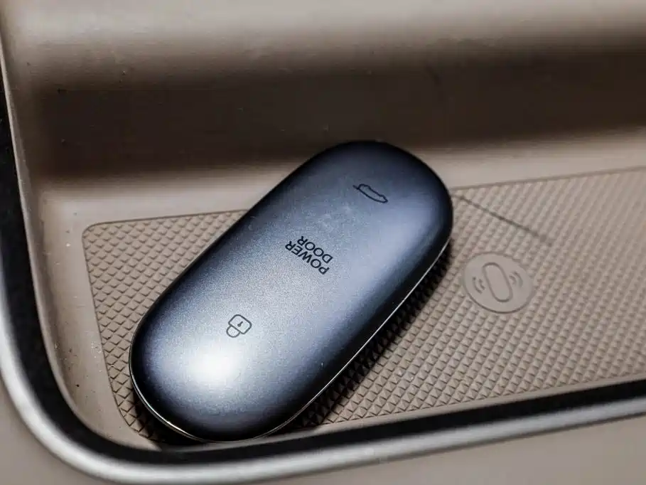 Li Auto Li MEGA — миниатюра 22