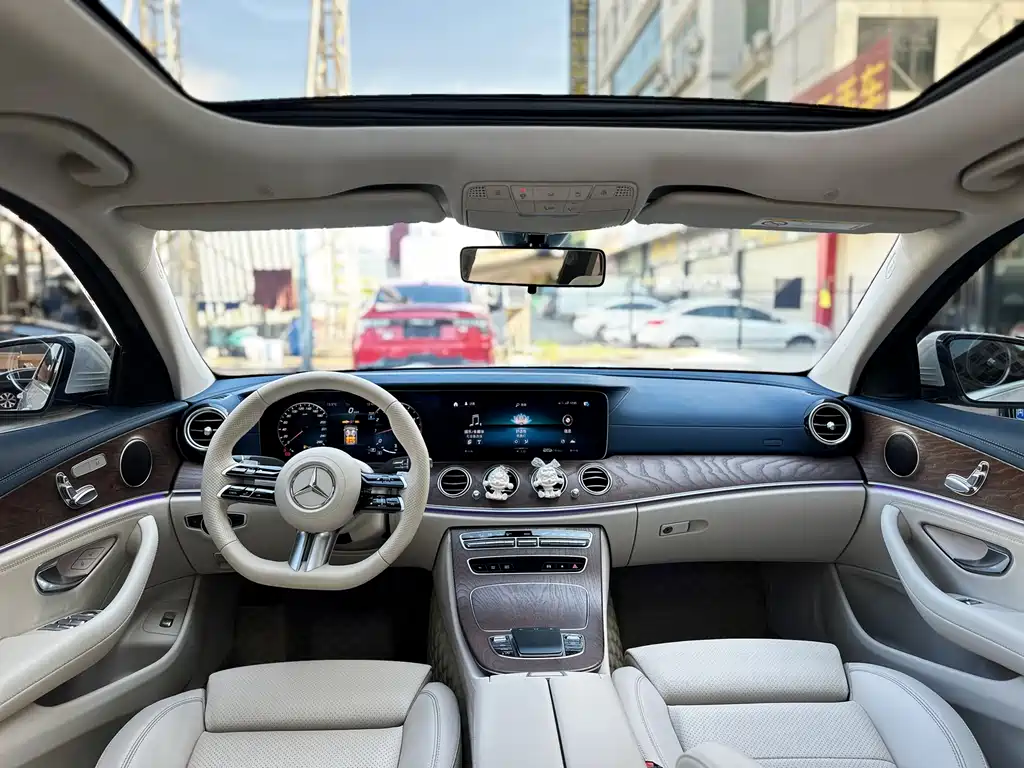 MERCEDES-BENZ E CLASS