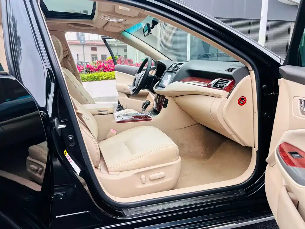 Toyota Crown 2012 2.5L Royal