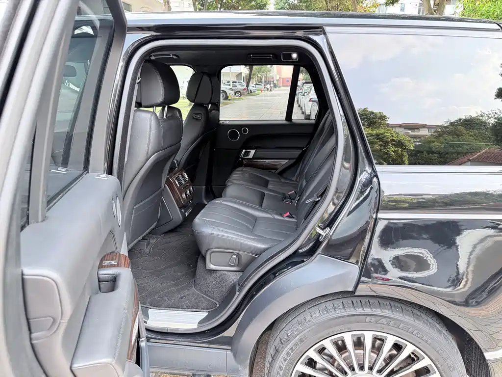 Land Rover Range Rover — миниатюра 16
