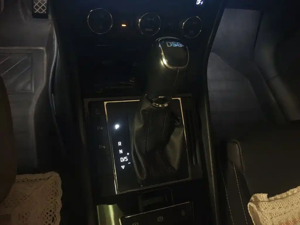 Skoda Superb — миниатюра 10