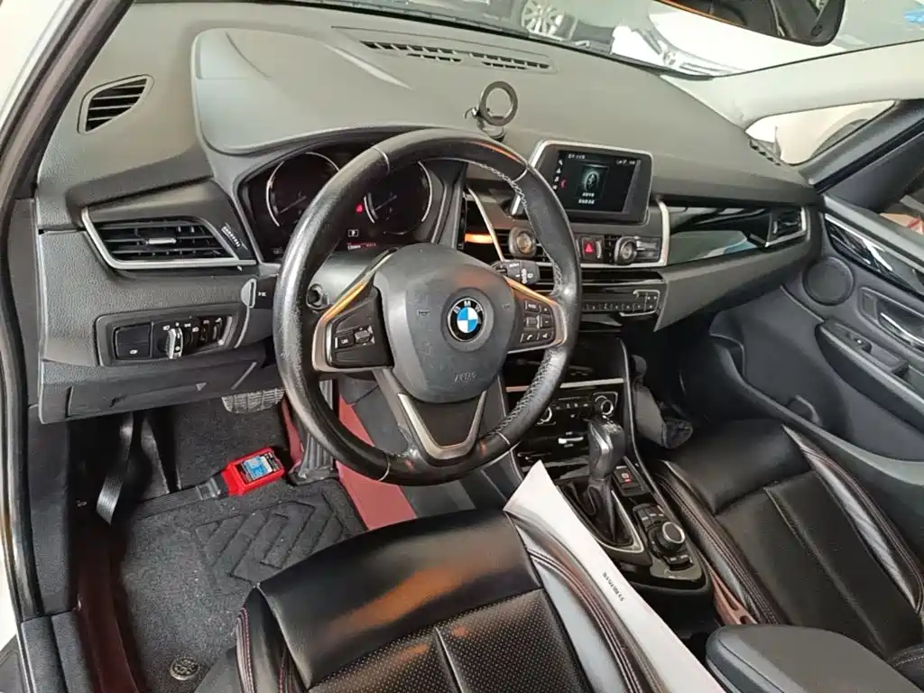 BMW 2 Series Active Tourer - фото 10