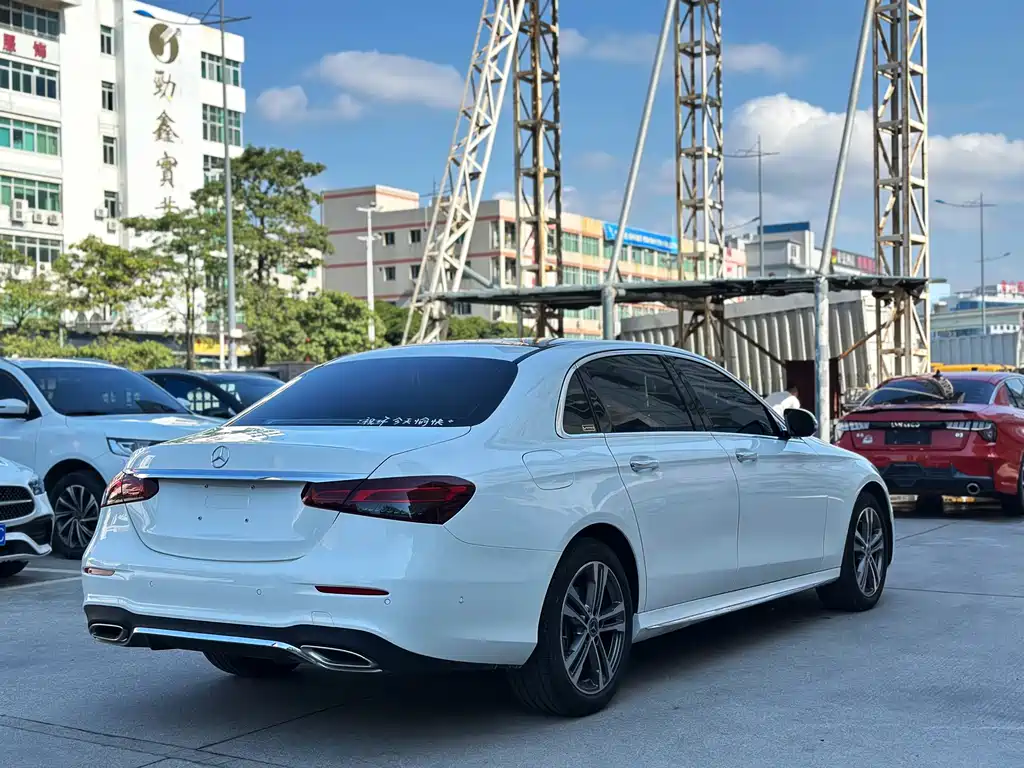 MERCEDES-BENZ E CLASS