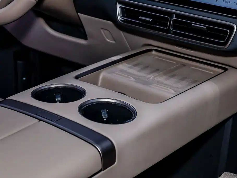 Li Auto Li MEGA — миниатюра 34