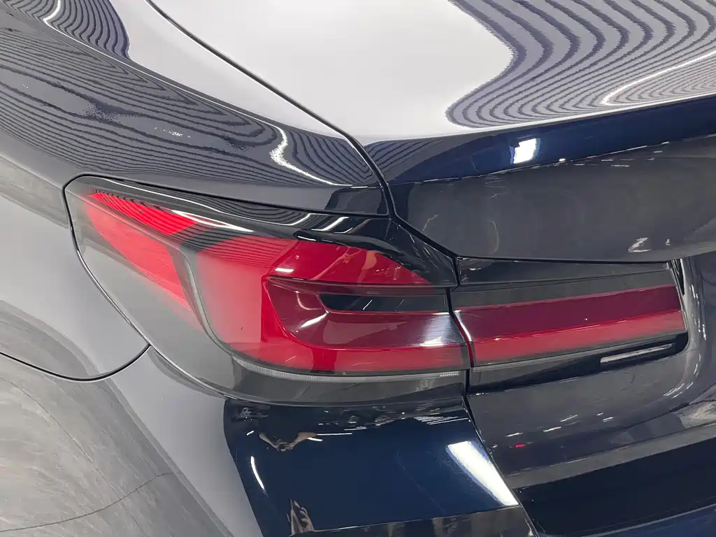 BMW 5 Series — миниатюра 20