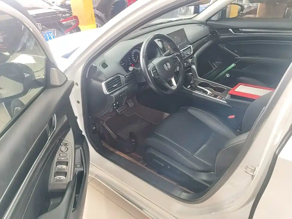 Honda Accord — миниатюра 16