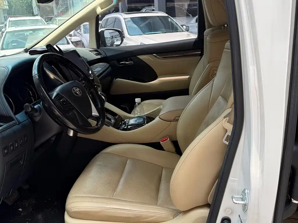 Toyota Vellfire 2021 2.5L HV Luxury