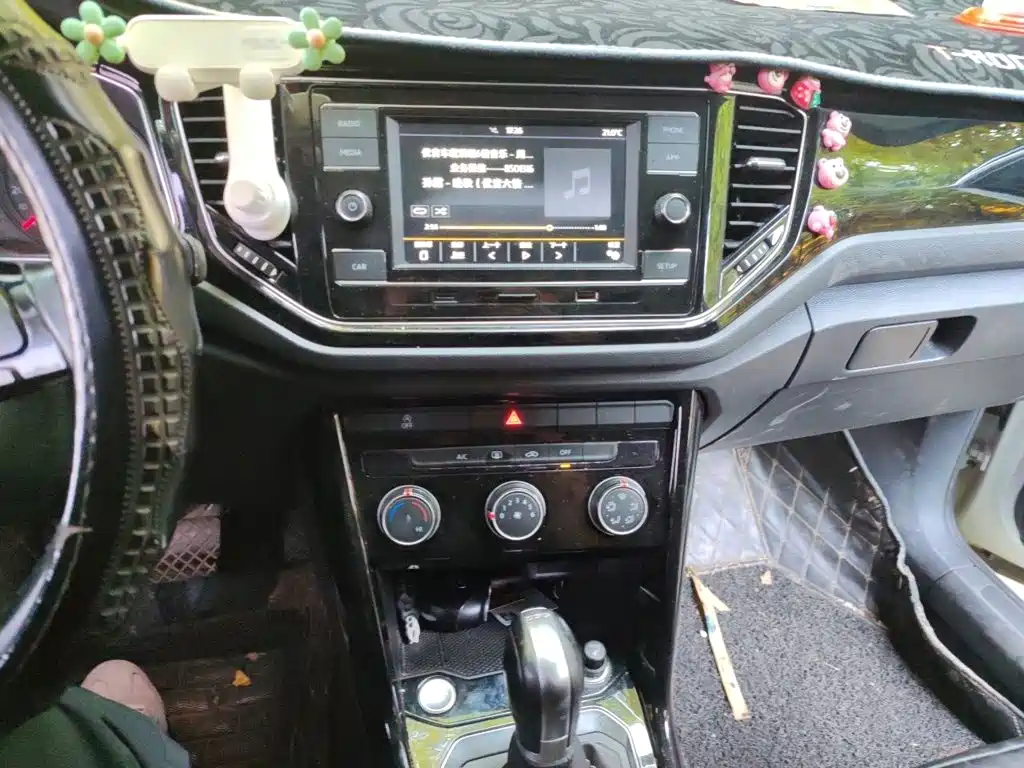 Volkswagen T-Roc — миниатюра 6