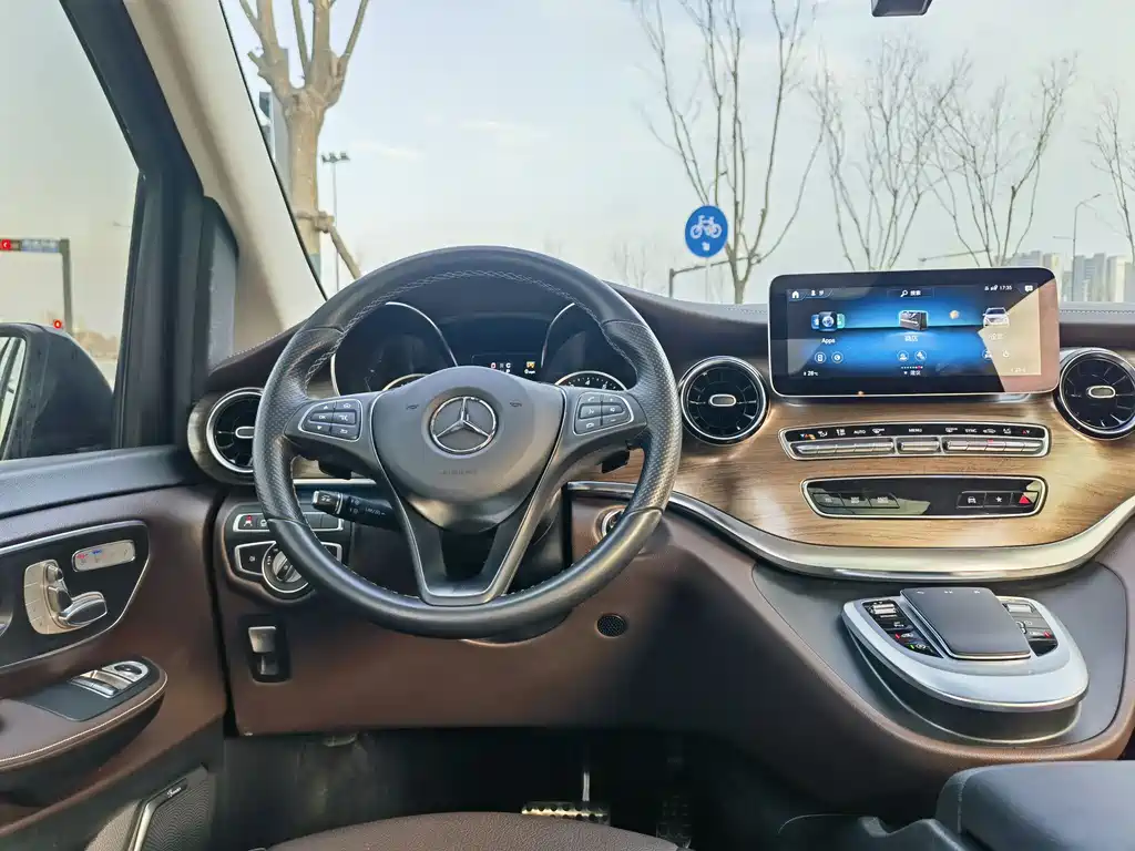 MERCEDES-BENZ V CLASS