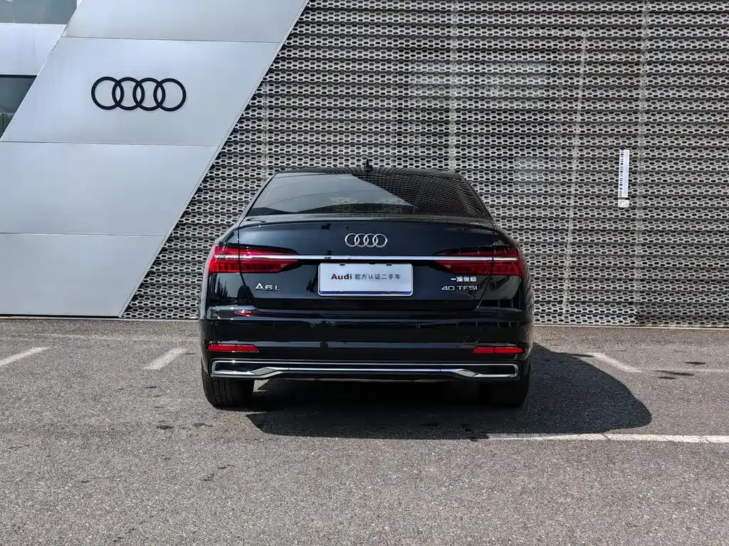 Audi A6L 2023 40 TFSI Luxury