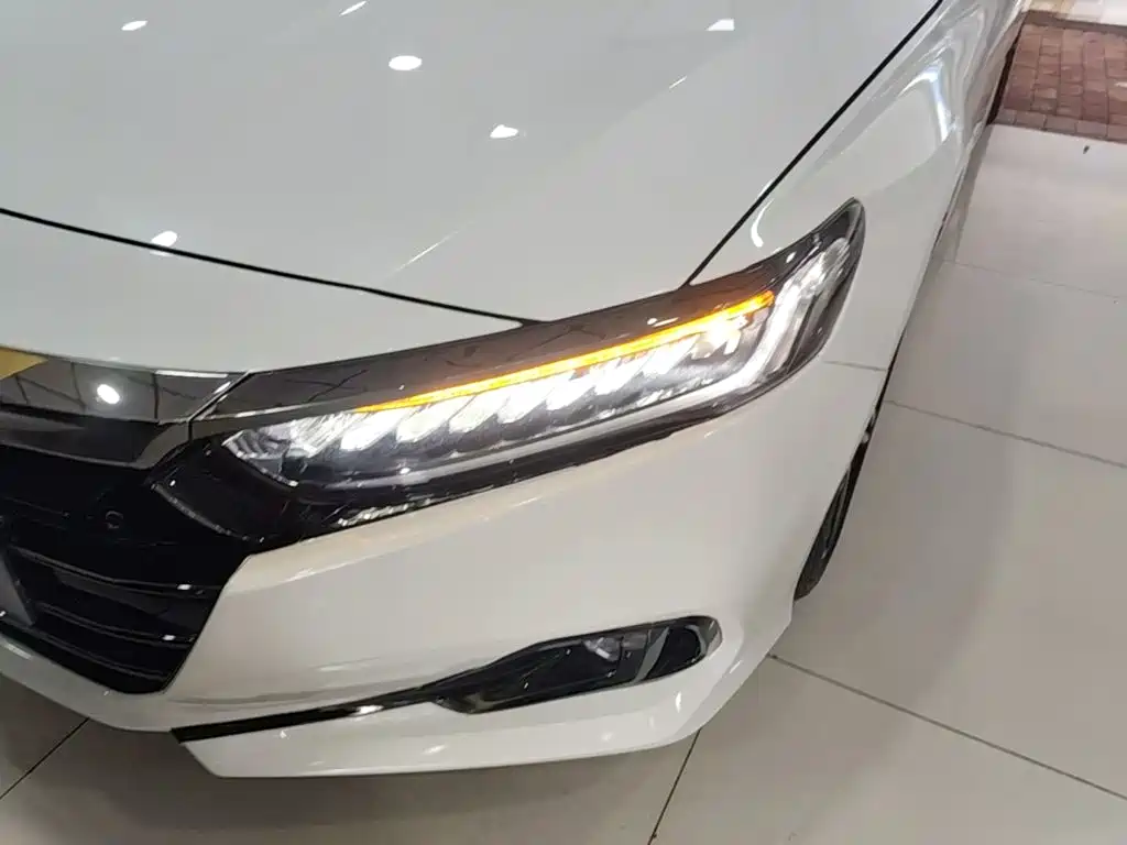 Honda Accord — миниатюра 24