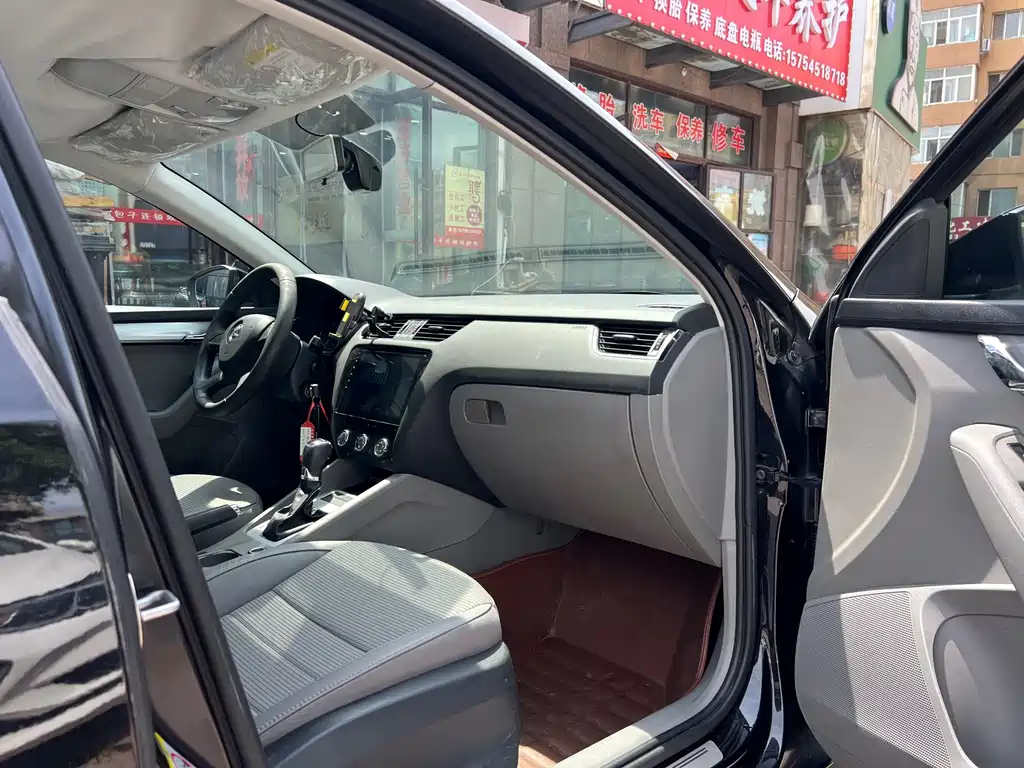 Skoda Octavia — миниатюра 8