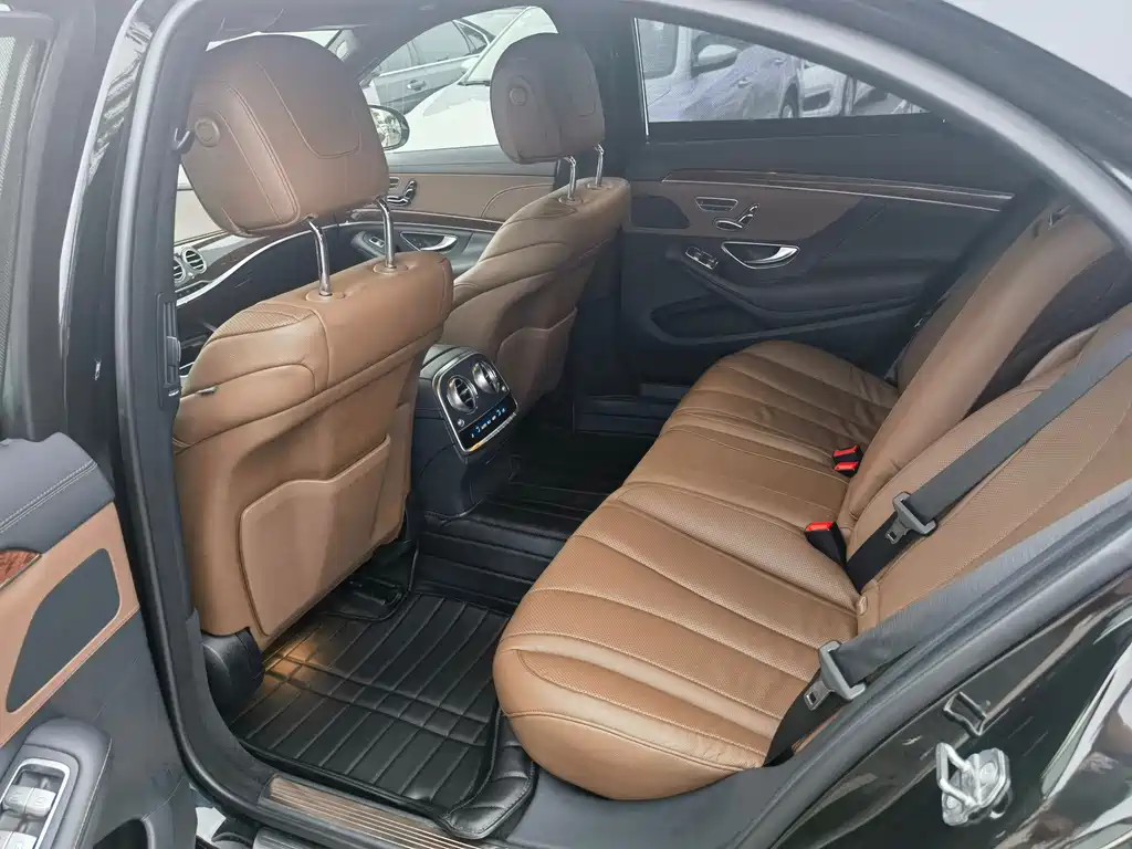 Mercedes-Benz S-Class — миниатюра 12