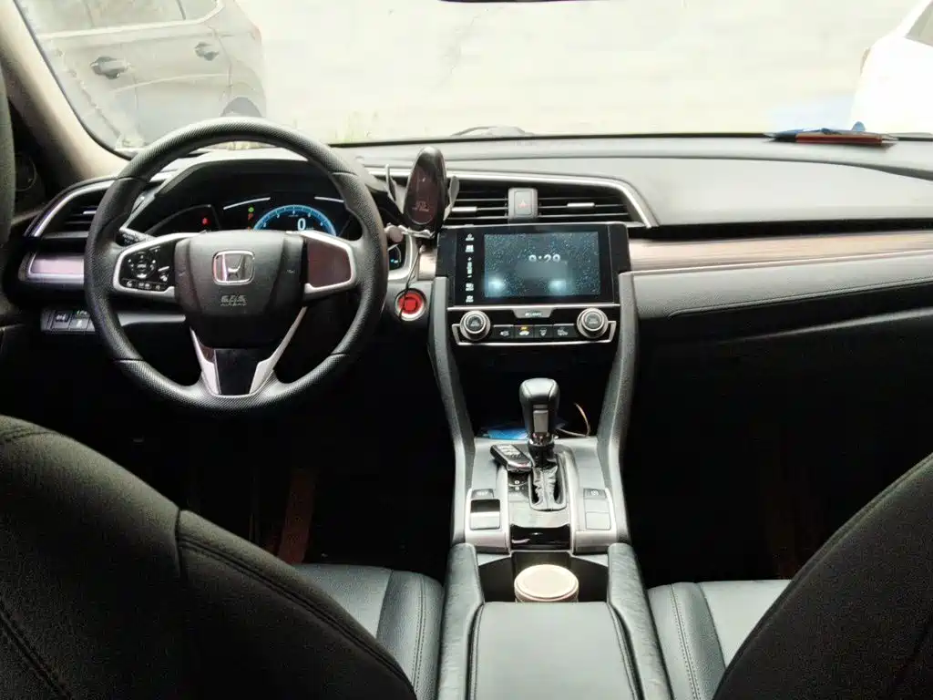Honda Civic — миниатюра 10
