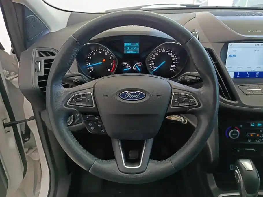 Ford Kuga — миниатюра 15