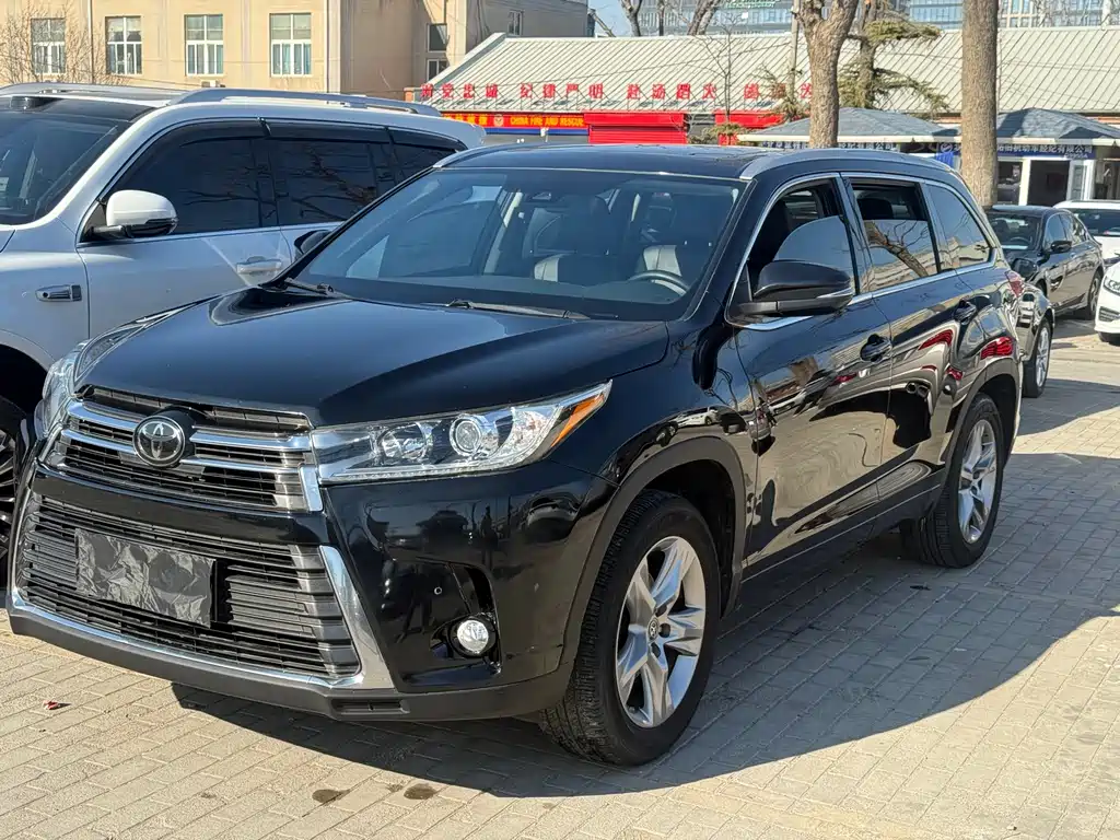TOYOTA HIGHLANDER